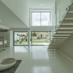 Livingul, către terasă