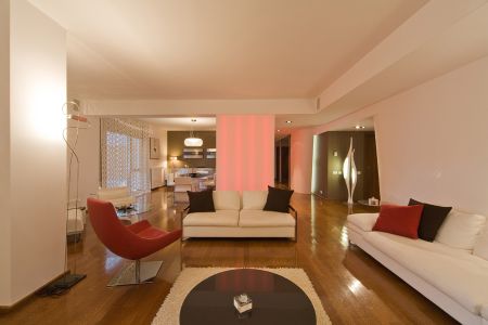 Livingul către supfragerie Apartament în Băneasa